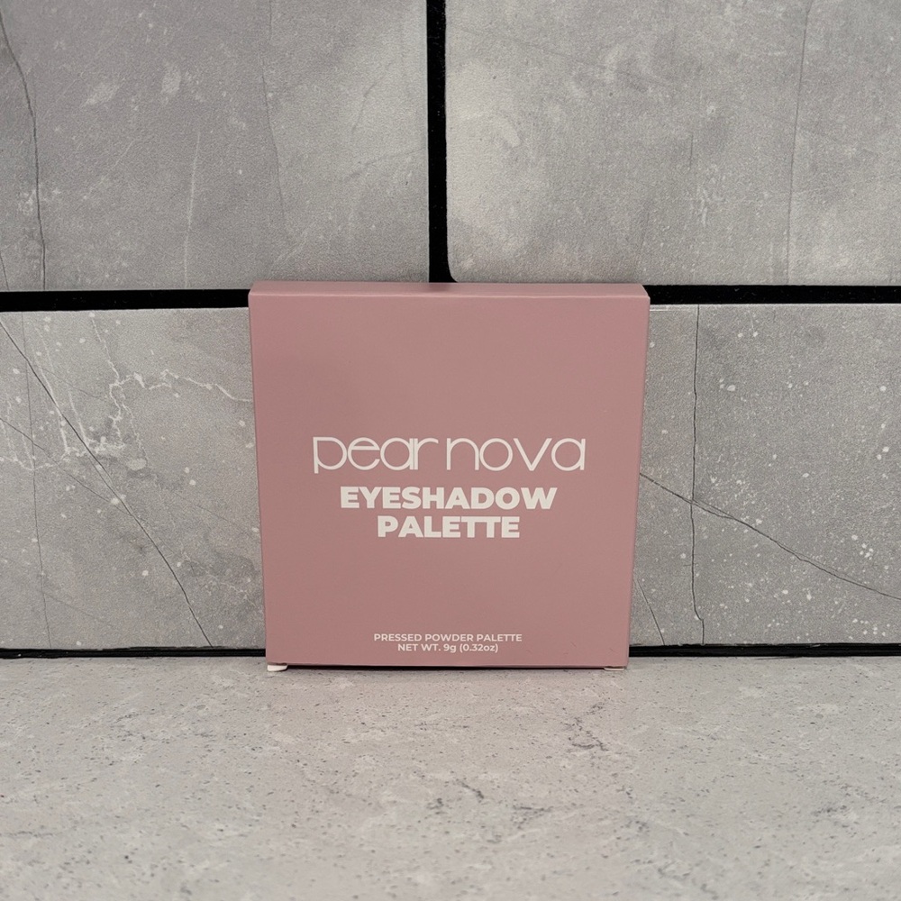 Pear Nova Eyeshadow Palette